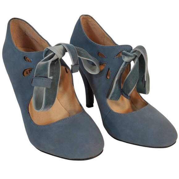 Elegant Blue Heels with Bow Detail - Picture 3 of 10